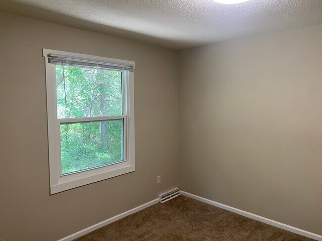 Photo - 10610 Johnson Cir