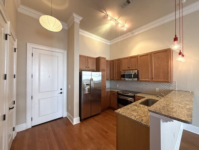 Photo - Lovely Condo in Tranquil Court