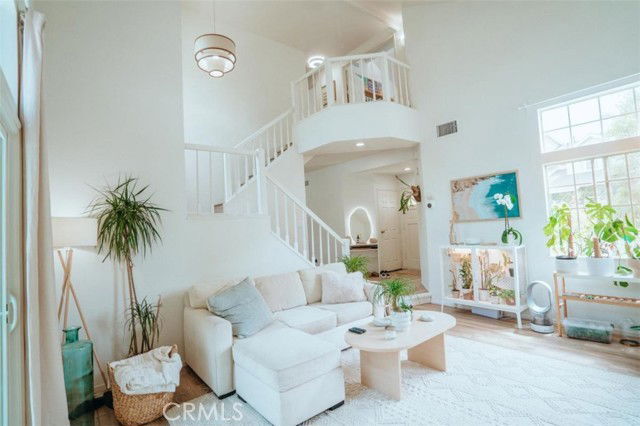 Photo - 2063 Tustin Ave