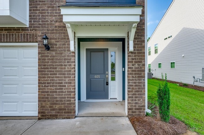 Photo - Modern 3-Bed, 2.5-Bath Townhome in Prime L...