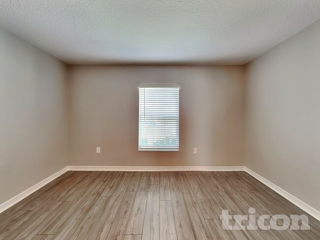 Photo - 6130 Dolostone Dr