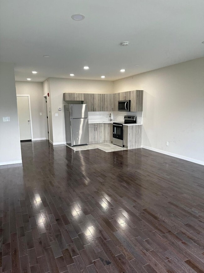 Photo - 3319 N 17th St Unit 3F