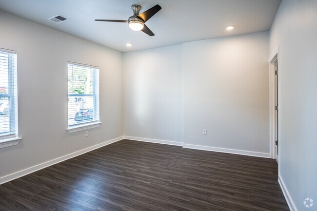 1 BR, 1 BA - 828SF