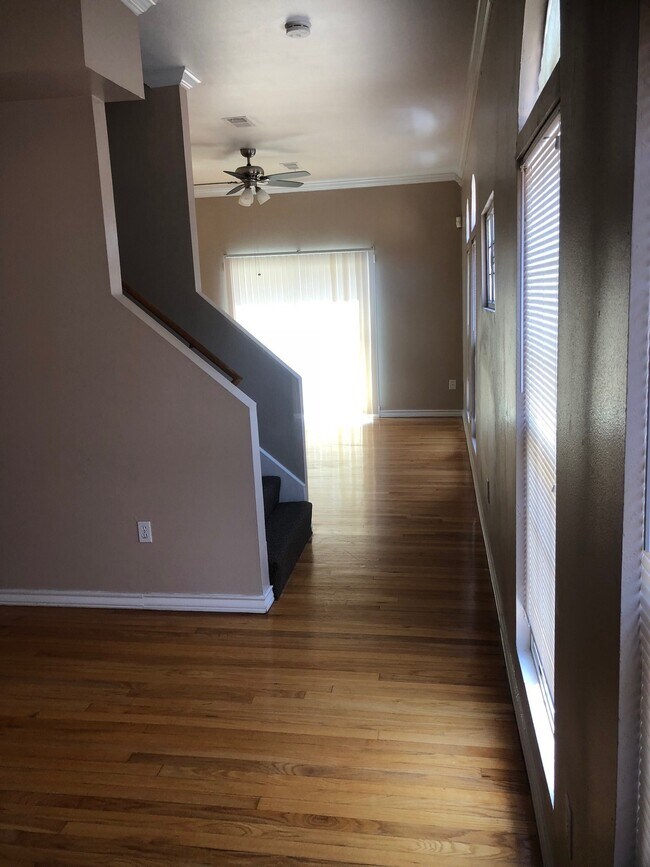Photo - 4122 Drake St Unit 1/2