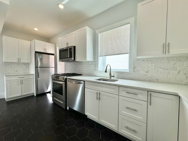 Photo - 301 Hancock St Unit 2