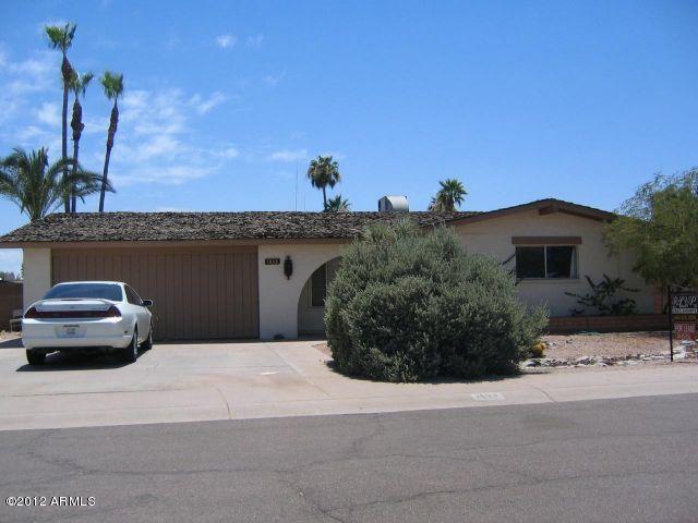 Building Photo - Tempe 4 Bed/ 2 Bath Single Story with Pool and Full Pool Service