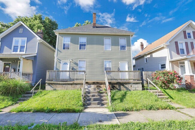 Photo - 347-349 1/2 E Welch Ave Unidad 347 1/2