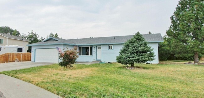 Building Photo - 127 Goodall St