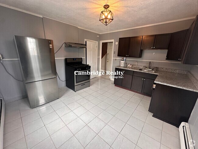 Building Photo - 22 Linden St Unit 2A Rental