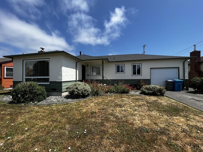 Photo - 1120 Austin Way