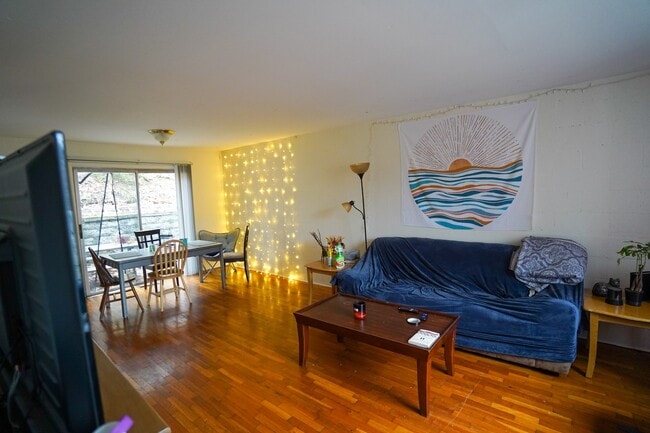 Photo - 5 Charles St