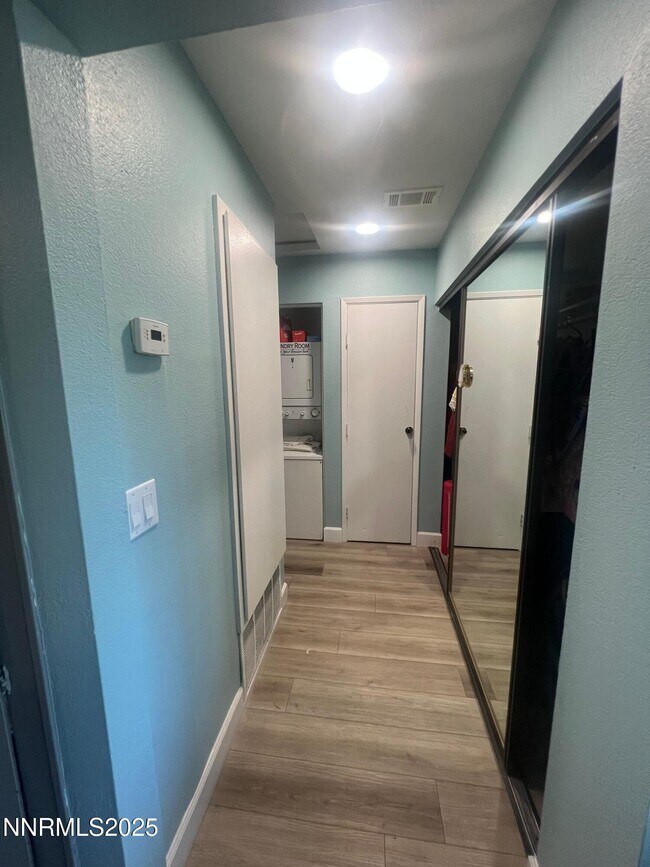 Photo - 2147 Roundhouse Rd