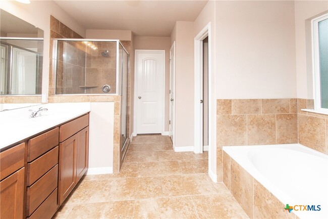 Photo - 704 W Gemini Ln