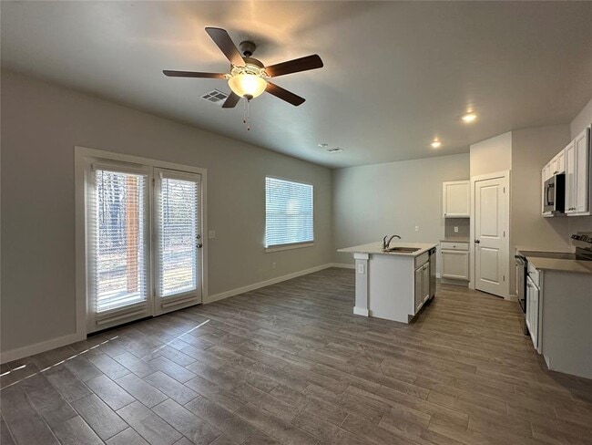 Photo - 17030 Oak Dr