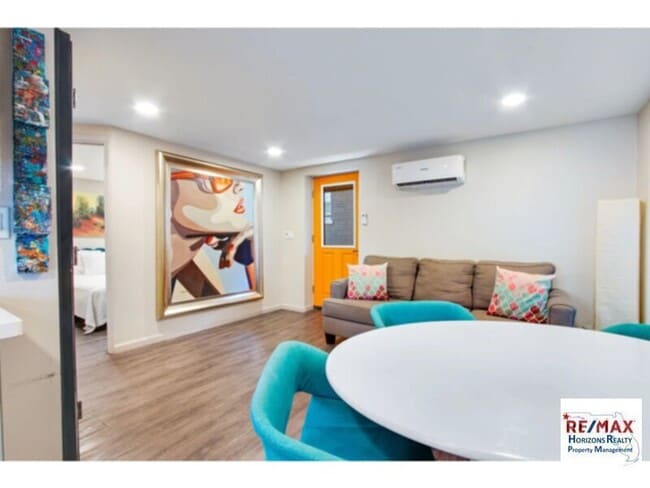 Photo - Wonderful downstairs Apartment in historic...