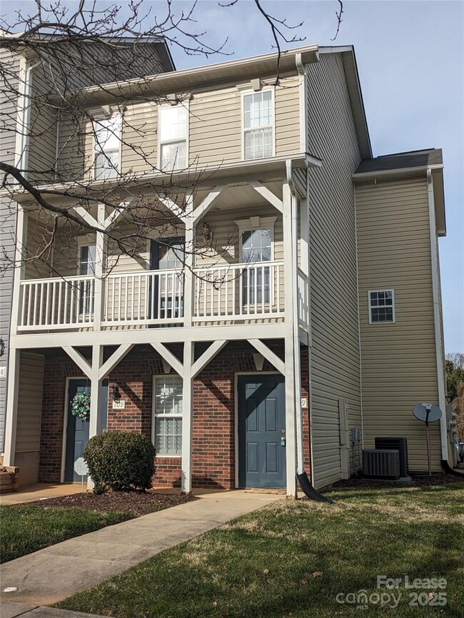 Photo - 113 Steam Engine Dr Unit 209