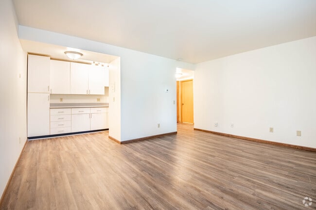 1BR, 1BA - 650SF