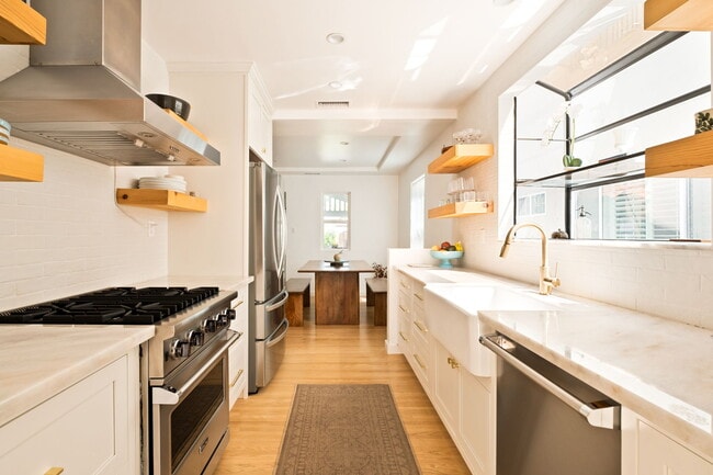 Photo - 1615 S Crescent Heights Blvd