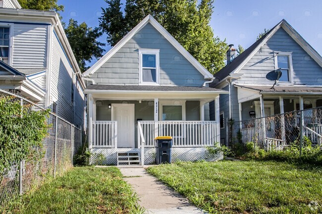 Building Photo - Charming 2 BR 2 BA House in Historic North...