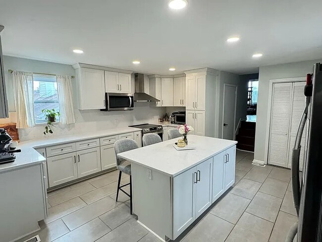 Photo - Beautiful 3 Bed 2 Bath Home in Nashville - With Enclosed Back Patio