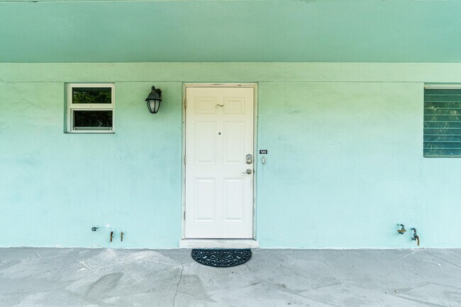 Photo - 222 N Federal Hwy Unit 120