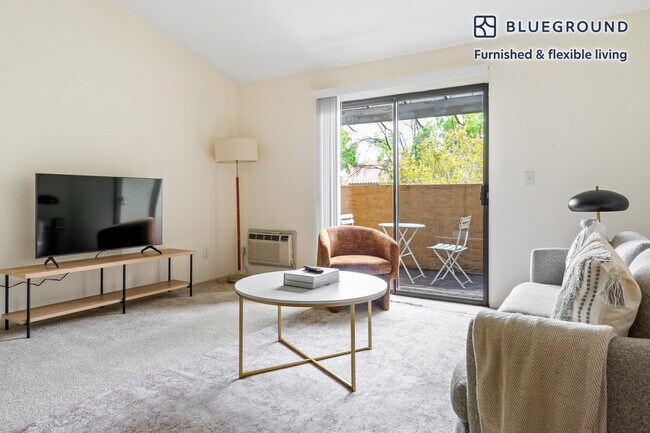 Photo - 1600 Villa St Unidad FL3-ID939