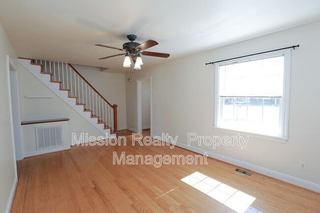 Photo - 2922 Overton Rd