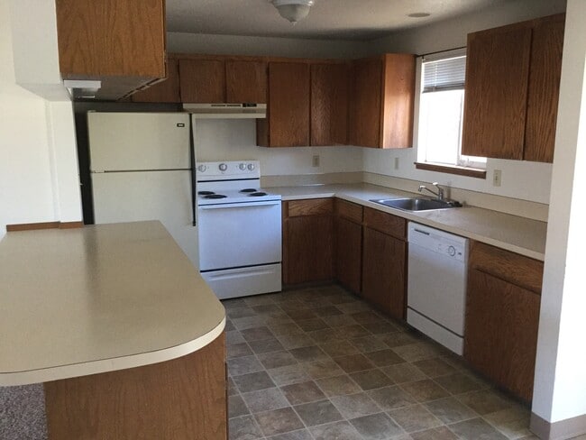 Photo - NE 3 Bdrm House, 2 Bath, New Carpet & Pain...