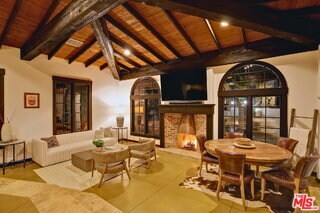 Photo - 2570 Nichols Canyon Rd