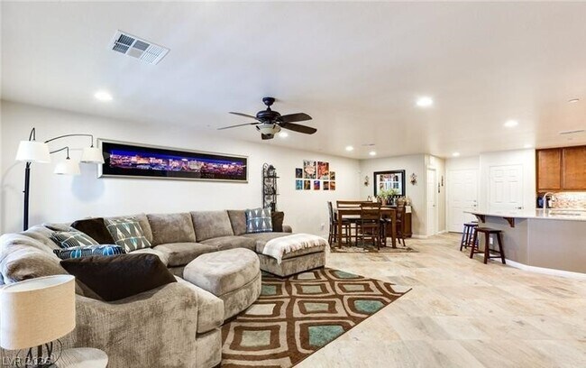 Photo - 3008 Bicentennial Pkwy