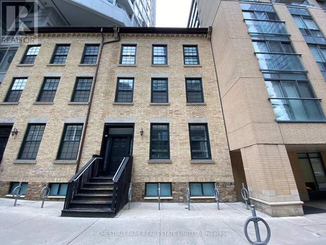 Photo - 68 Shuter St
