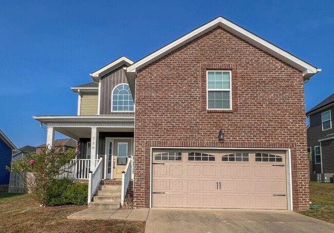 Building Photo - Stunning Single-Family Home! 2 Car Garage,...