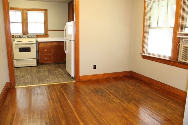 Photo - Fenced yard in heart of Decatur!