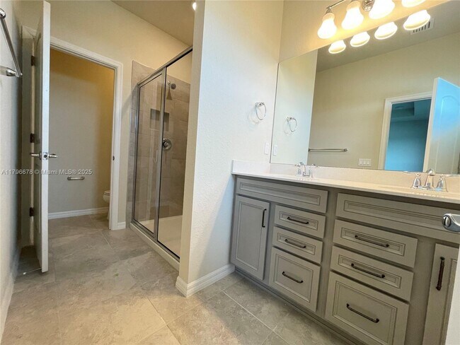 2151 Appleton Cir S