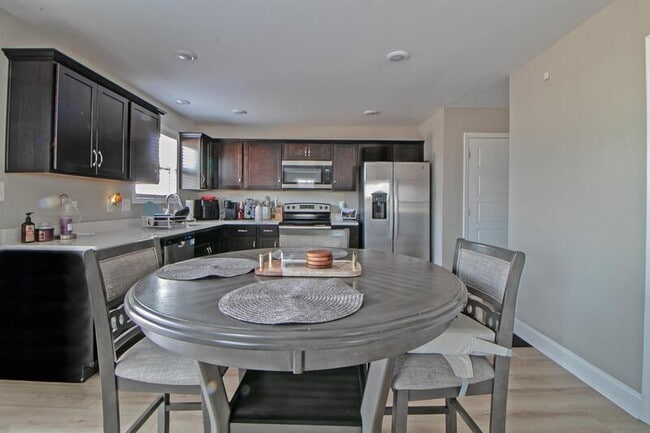 Photo - 2646 Scott Dr