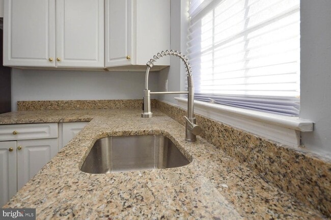 Photo - 46670 Midway Dr