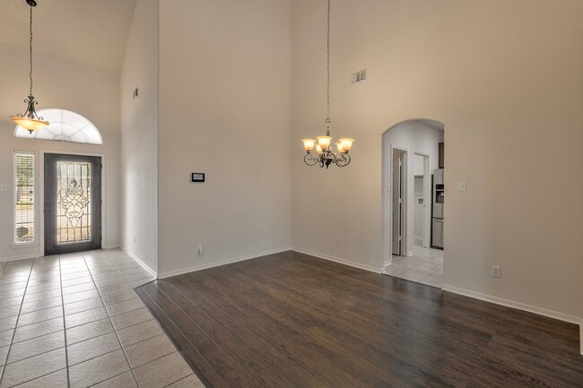 Photo - 2107 Auburn Vale St