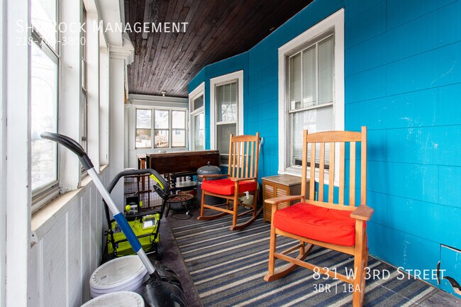 Photo - 831 W 3rd St