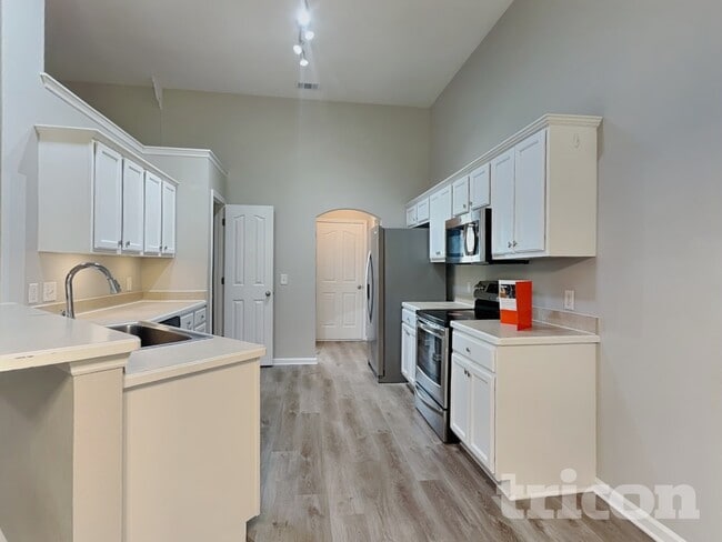 Photo - 202 Foster Dr
