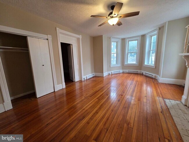 Photo - 378 National Ave