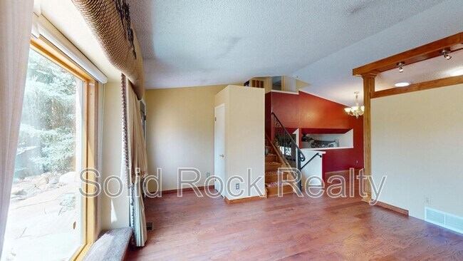 Photo - 6713 Fredrick Dr