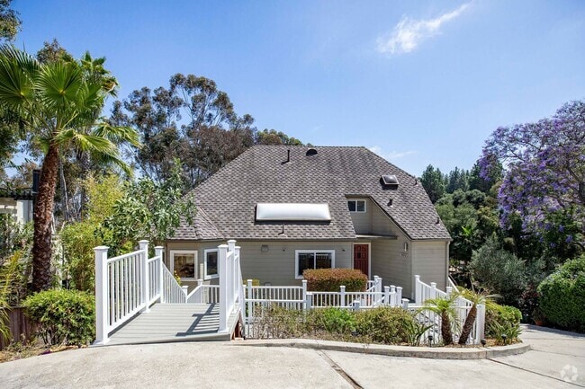 Building Photo - Hillside La Mesa, single family home, 3Bed...