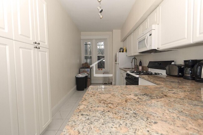 1869 Commonwealth Ave