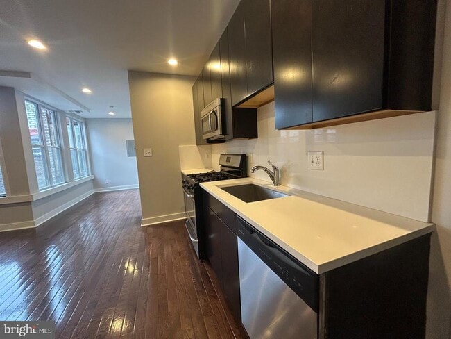 Photo - 723 Sansom St Unidad 4B