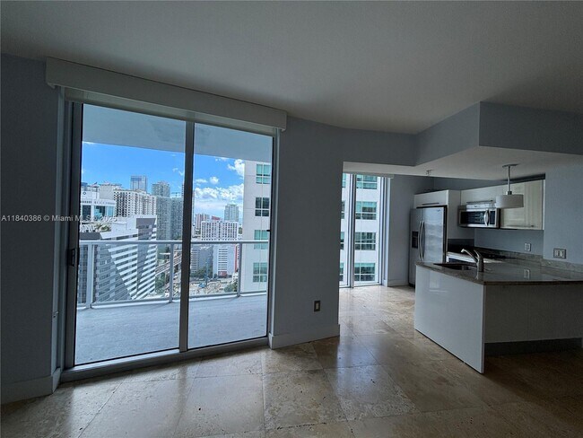 Photo - 185 SW 7th St Unidad 2612