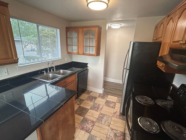 Photo - 2409 N St NE