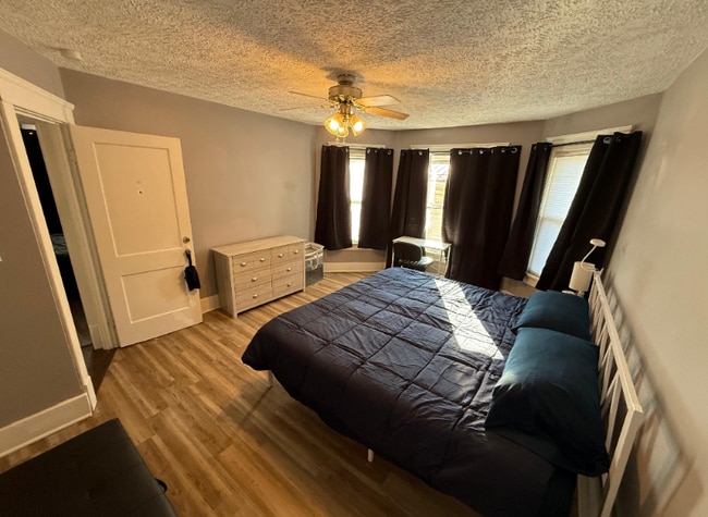 Building Photo - 909 4th St NW Rental
