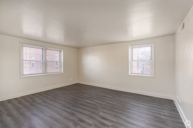 1BR, 1BA - 900SF