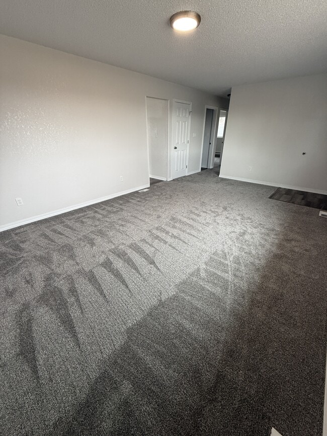 Photo - 6233 43rd St SW