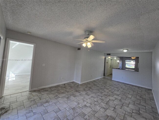 Photo - 10600 NW 10th St Unit 106